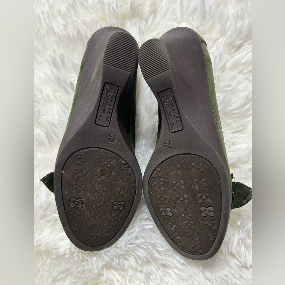 Vintage American Eagle Olive Green Suede Loafers w/ Brass Buckle — Women’s - Picture 5 of 7